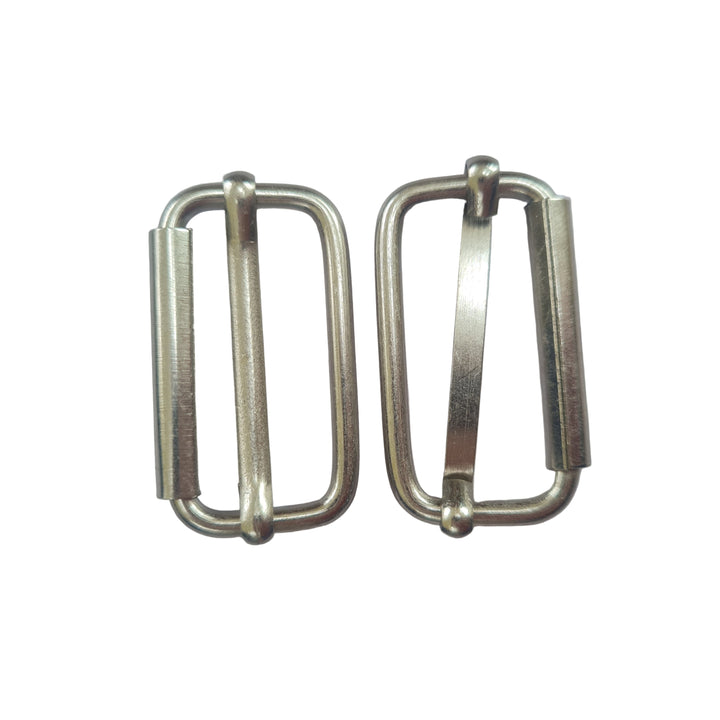Two silver metallic buckles 25mm