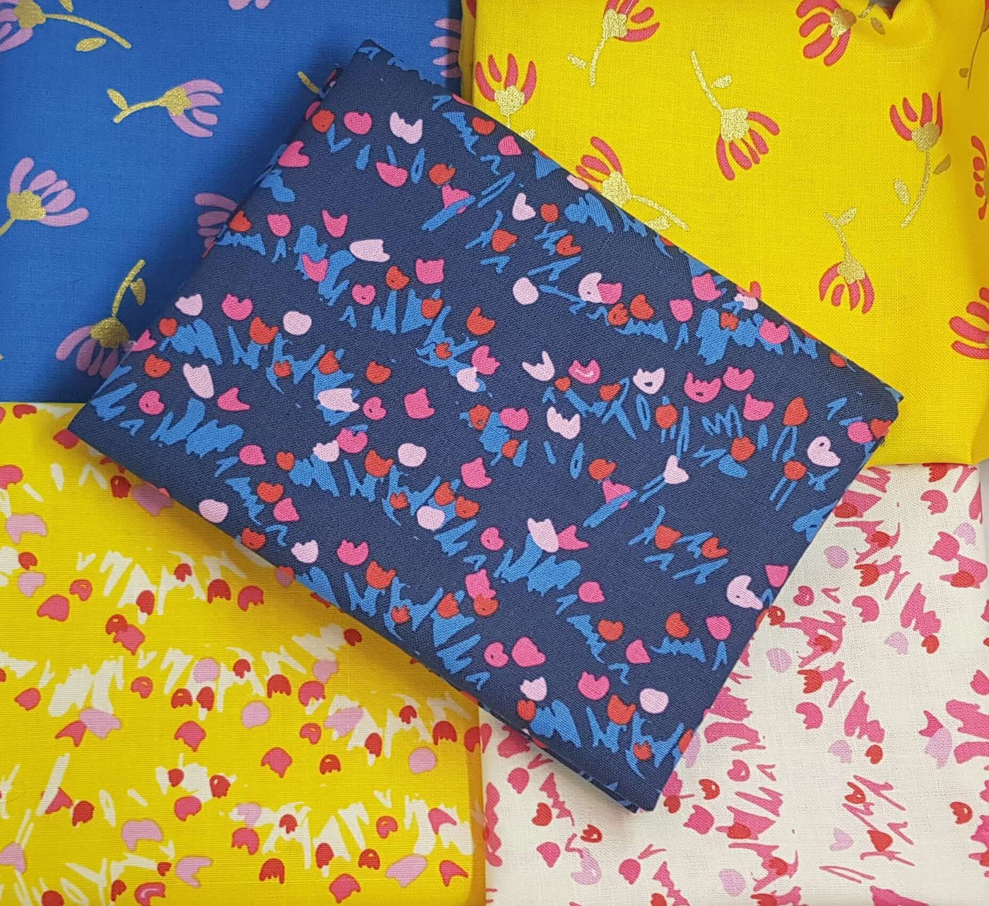 Sweet Honey Kisses: fat quarter bundle of 5 floral fabrics. Sparkle blue, yellow. Riley Blake.
