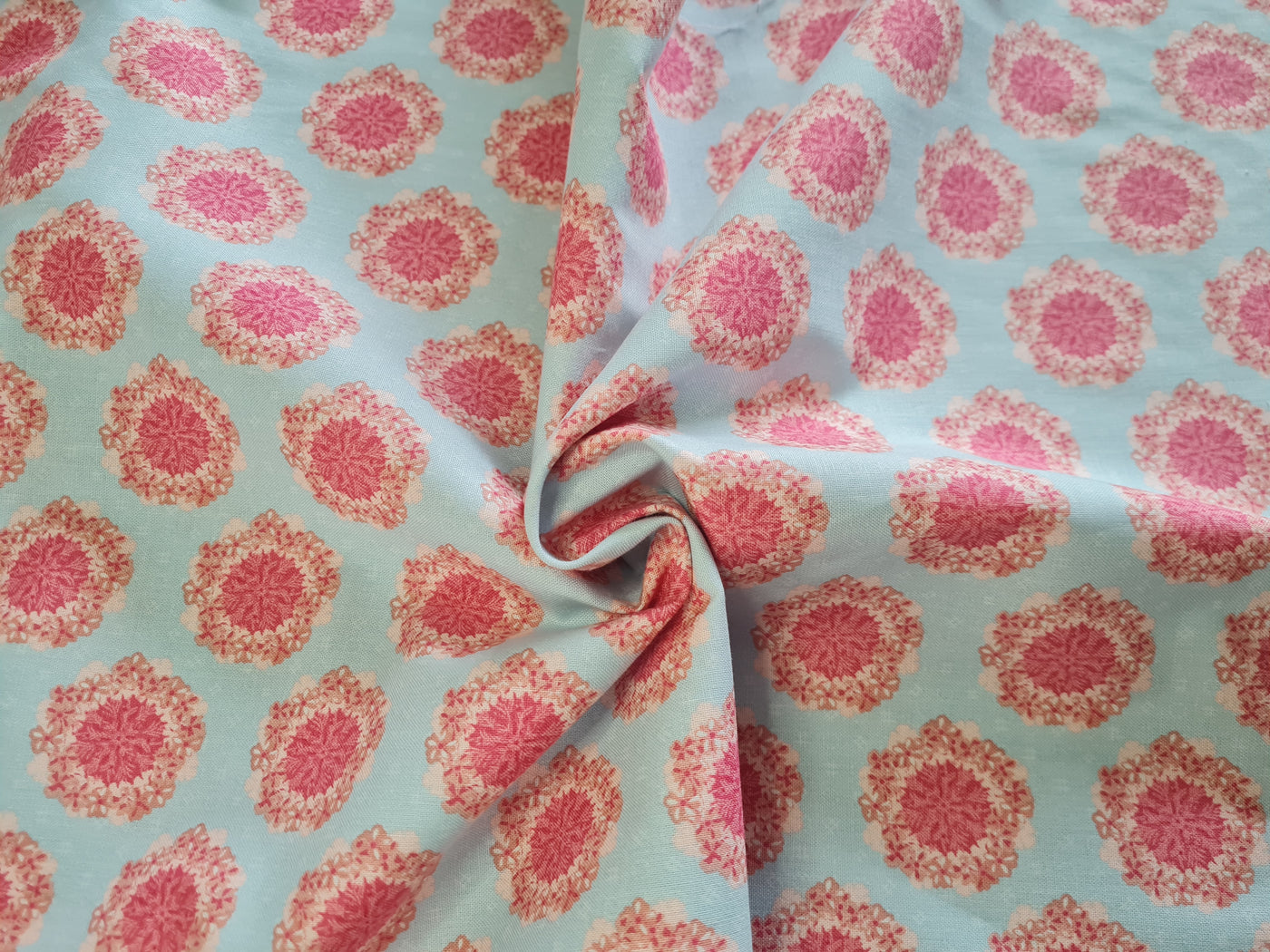 Paper Daisies pink blue floral quilting, dress making,  craft cotton fabrics. Riley Blake.