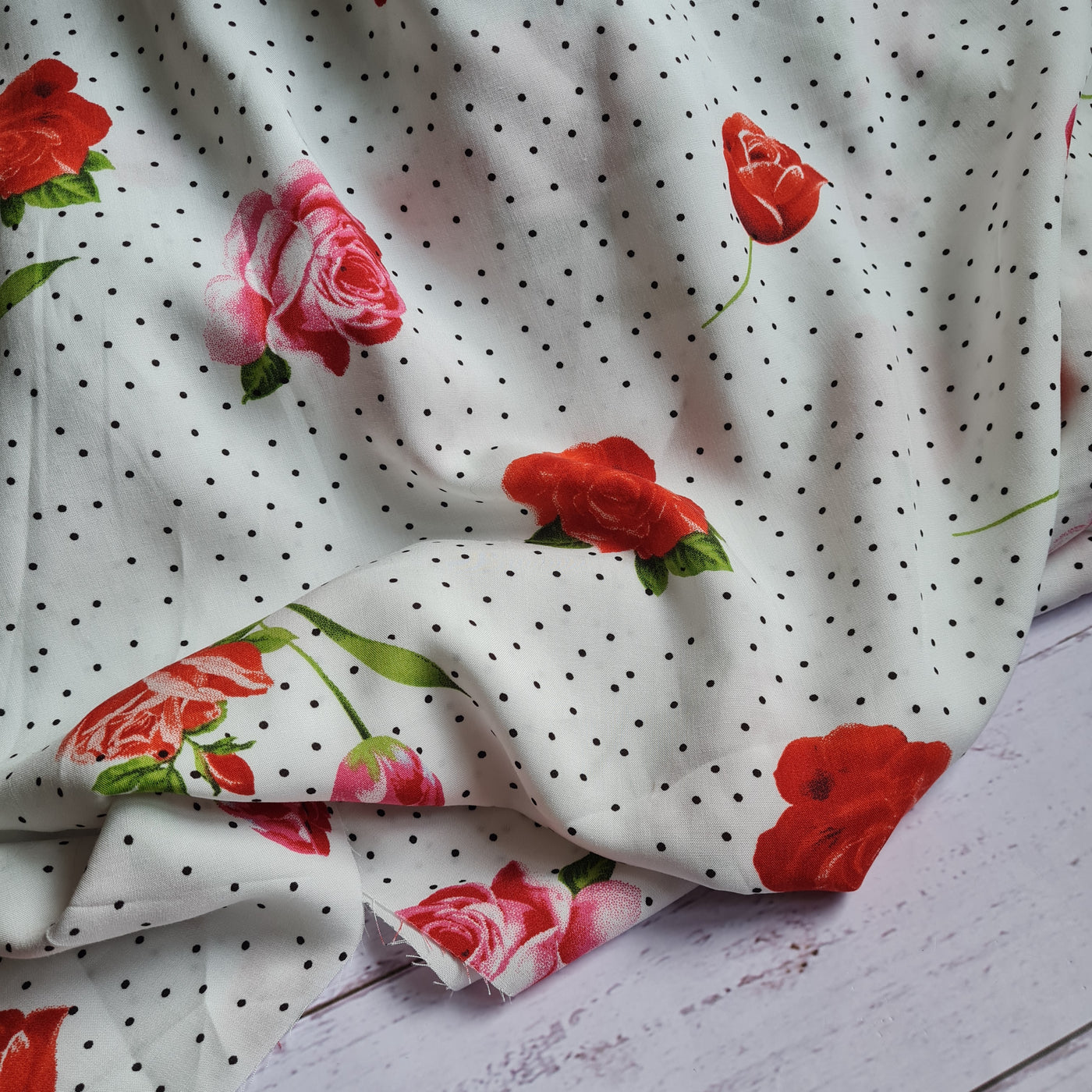 Vintage rose floral polka-dot viscose poplin fabric, by the half metre. White.