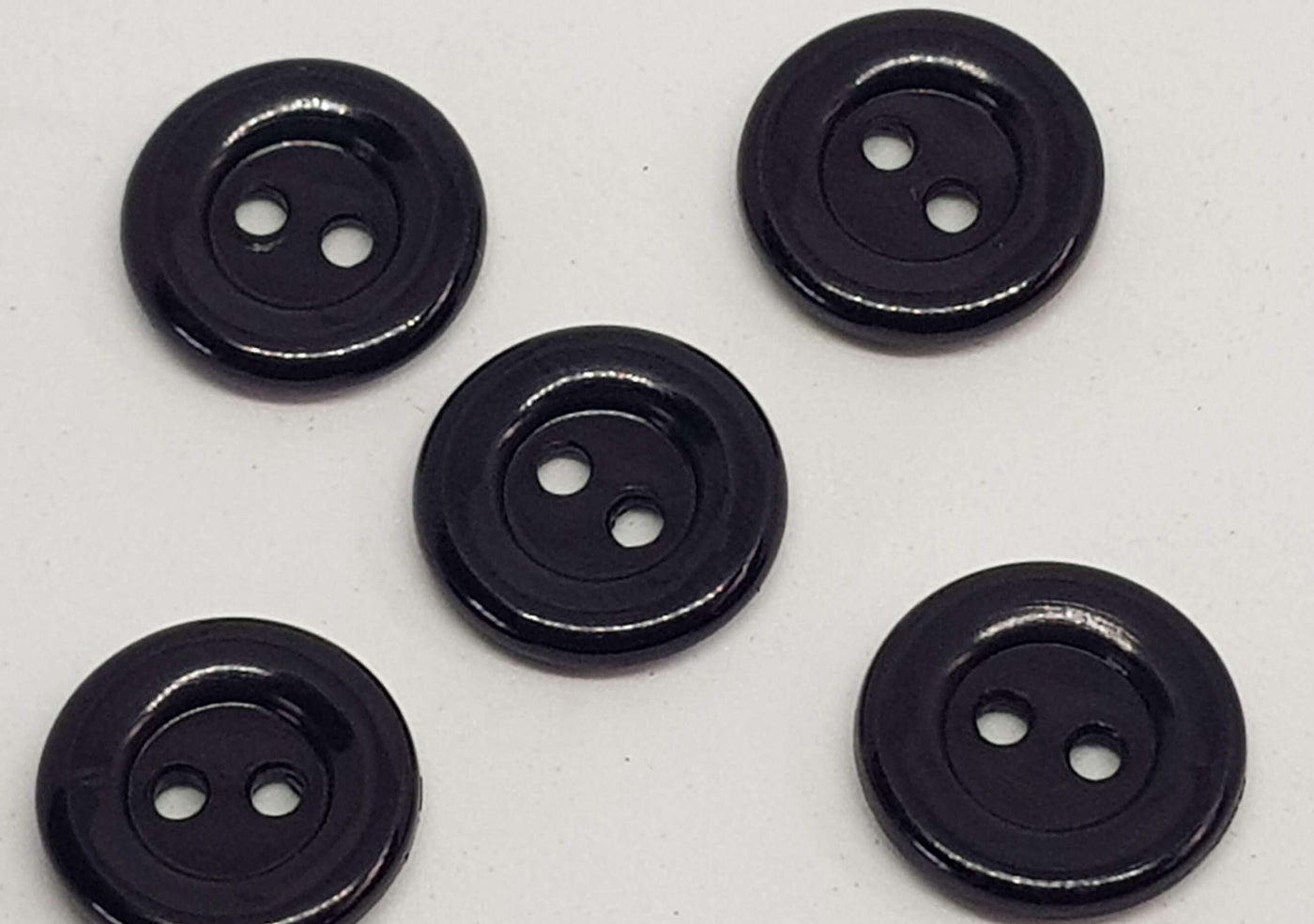 Carsini Italian Shiny Plastic Buttons x 10pcs 2 HOLE 12/15mm